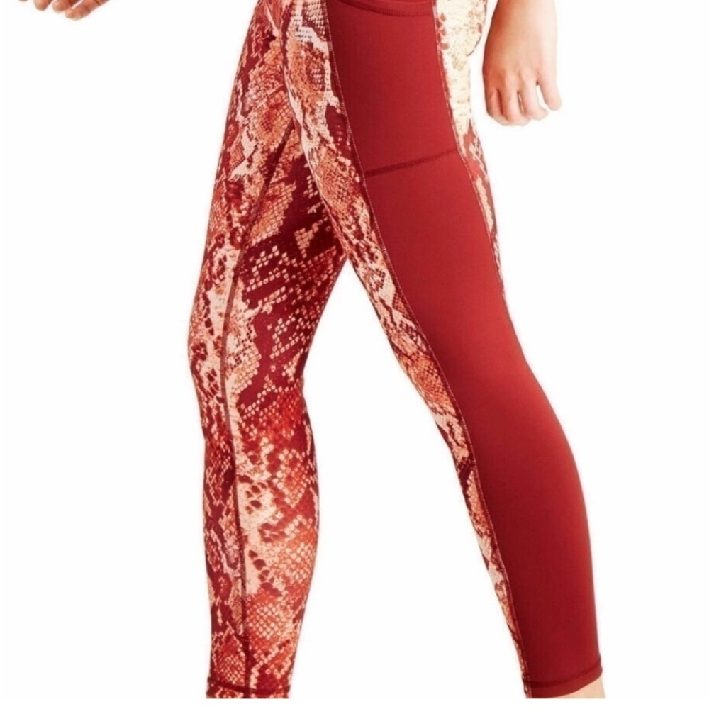 “IDEOLOGY” Compression Leggings with a Snake Pattern. - Picture 2 of 6